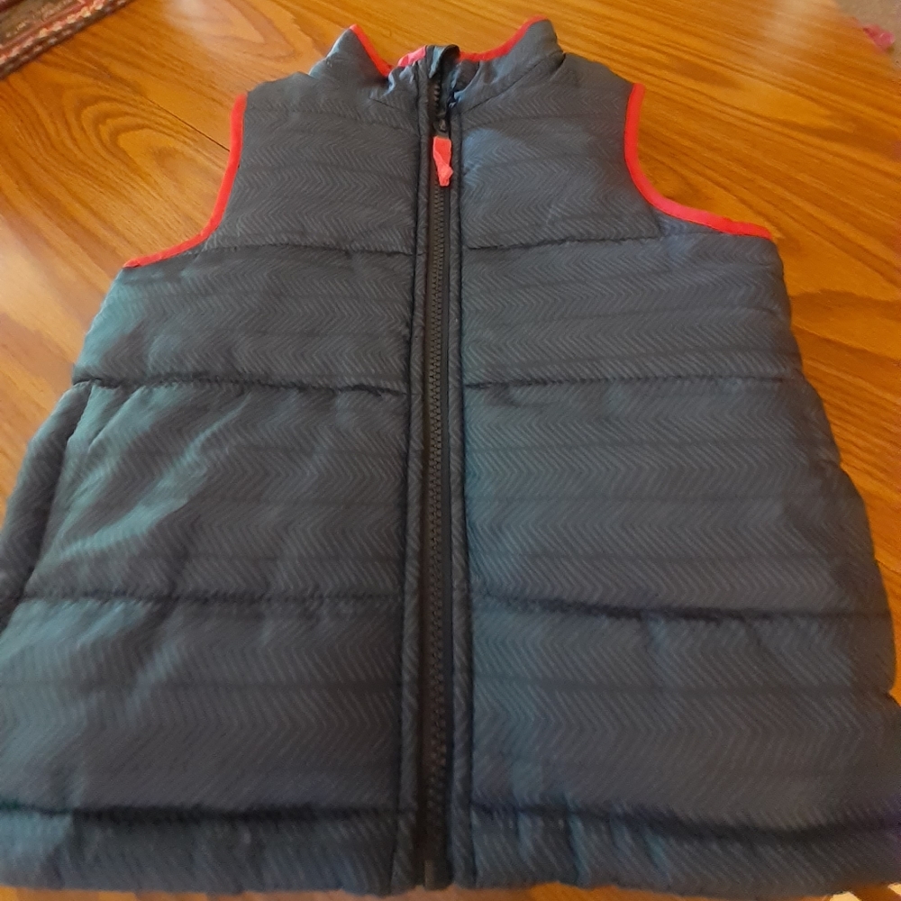 Boys puffer vest size 4t